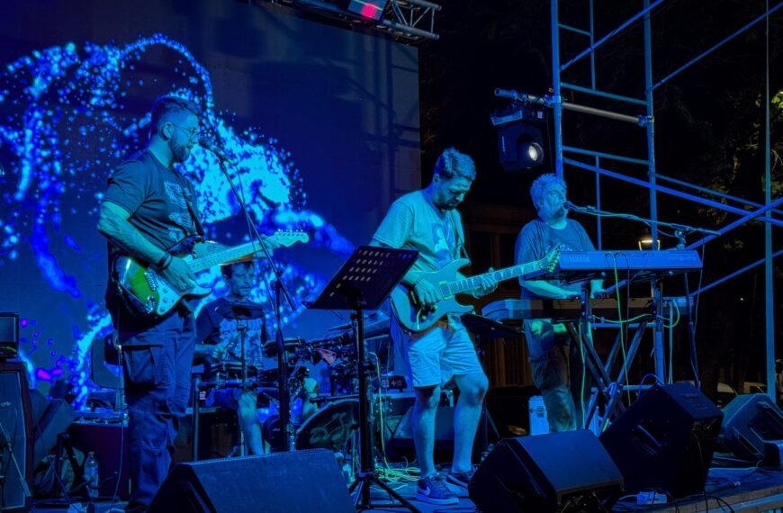 Inicio de la Semana de Turismo: Crónica de una noche de reencuentro en la Plaza 33