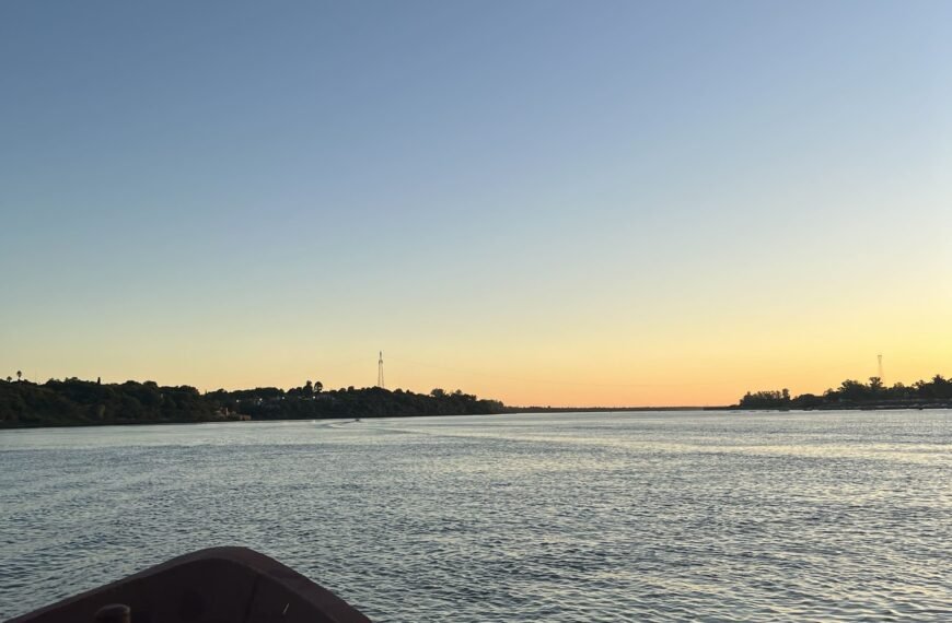 El Río como Espejo: Por qué navegar es una forma de encontrarse